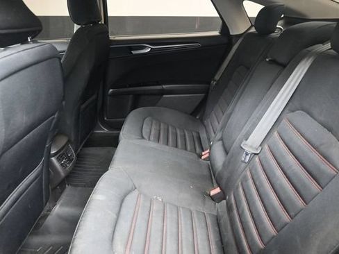 Used 2016 Ford Fusion SE w/ Equipment Group 201A FWD image 18