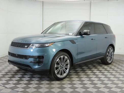 Used 2025 Land Rover Range Rover Sport SE image 1