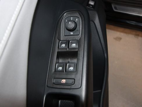 Used 2024 Volkswagen Taos SE image 6