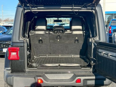 Used 2018 Jeep Wrangler Unlimited Rubicon w/ Steel Bumper Group image 12