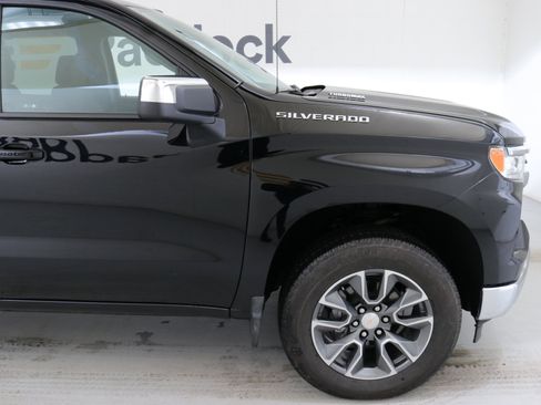 Used 2024 Chevrolet Silverado 1500 LT image 13