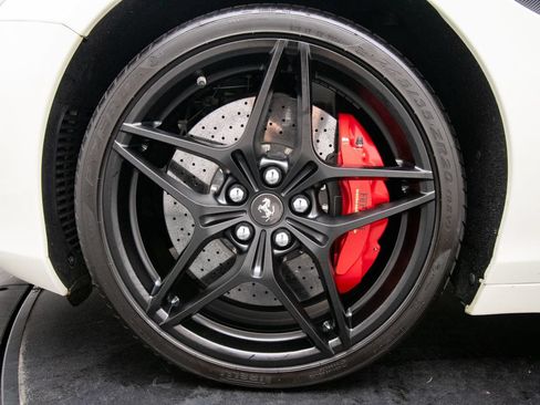 Used 2016 Ferrari California T RWD image 42