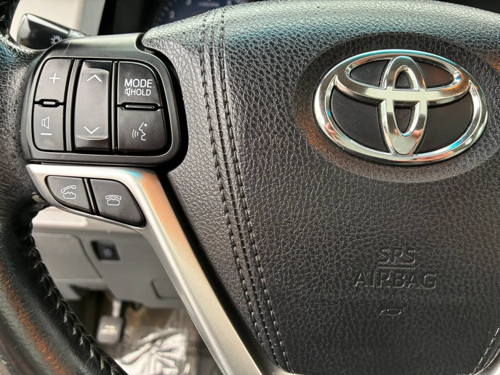 Used 2015 Toyota Sienna XLE FWD image 25