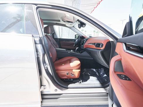 Used 2022 Maserati Levante GT image 11