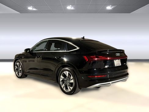 Used 2022 Audi e-tron Premium image 3