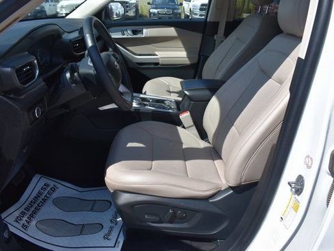 Used 2023 Ford Explorer Limited image 14