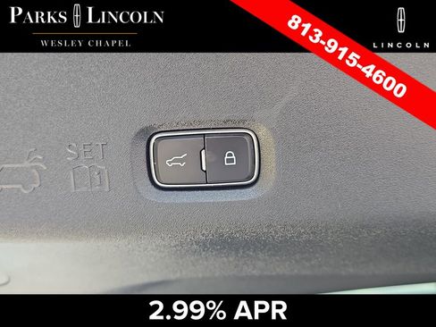 Certified 2025 Lincoln Navigator Reserve AWD/4WD image 10
