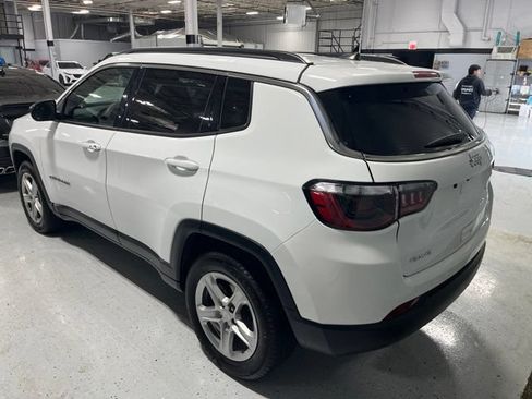 Used 2024 Jeep Compass Latitude AWD/4WD image 5