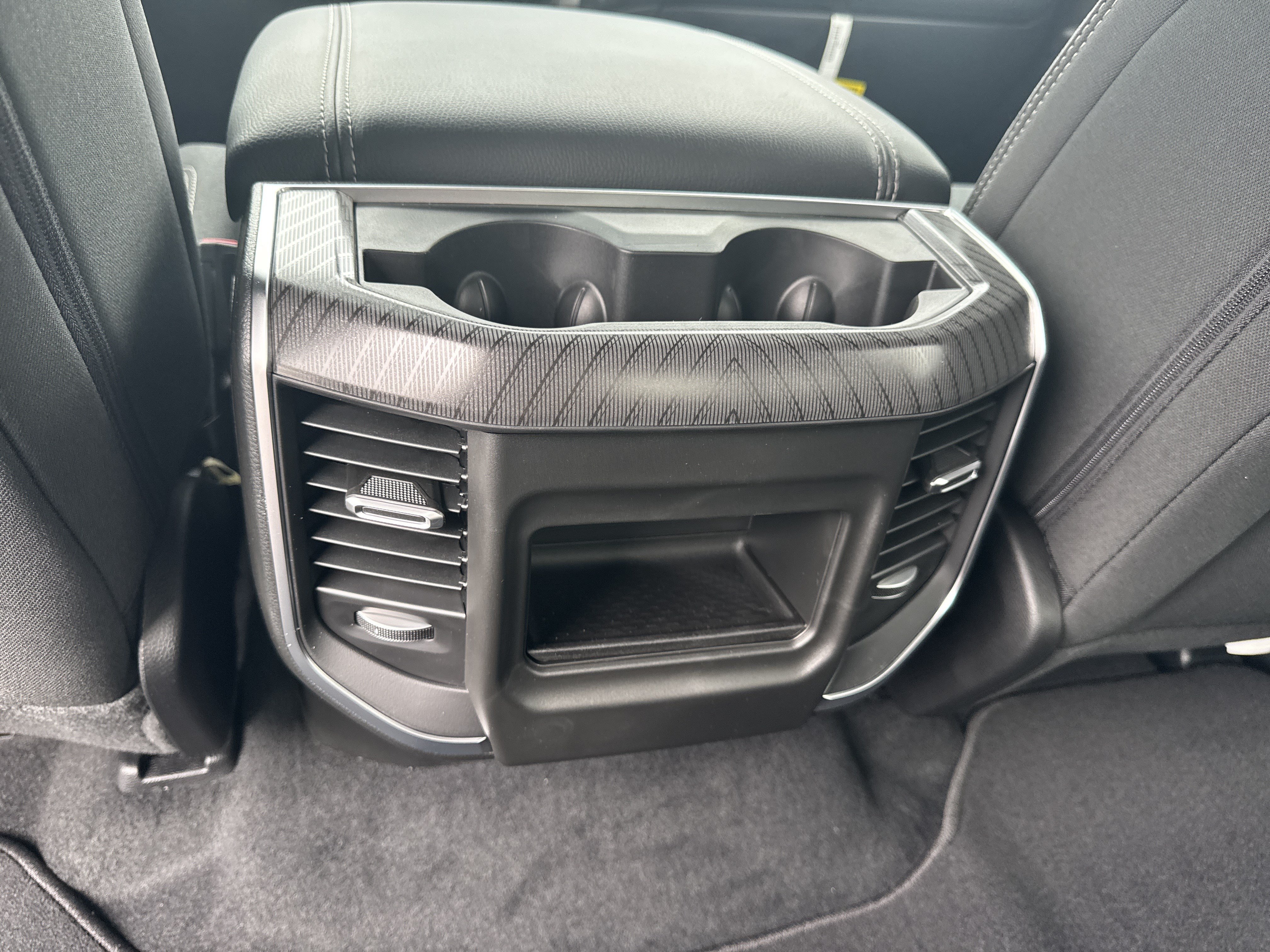 New 2026 RAM 1500 Express AWD/4WD image 23