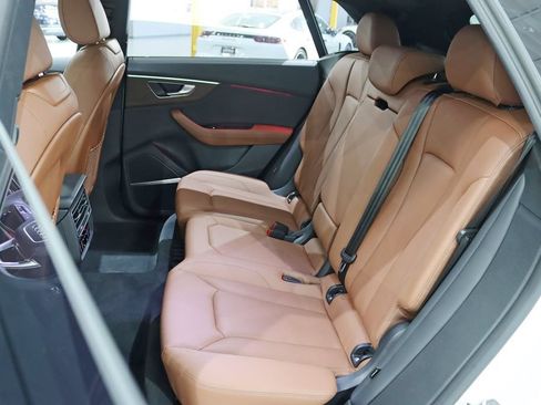 Used 2025 Audi Q8 Premium Plus AWD/4WD image 30