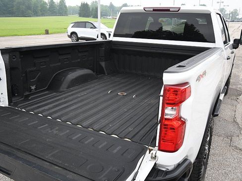 Used 2022 Chevrolet Silverado 2500 Custom AWD/4WD image 24