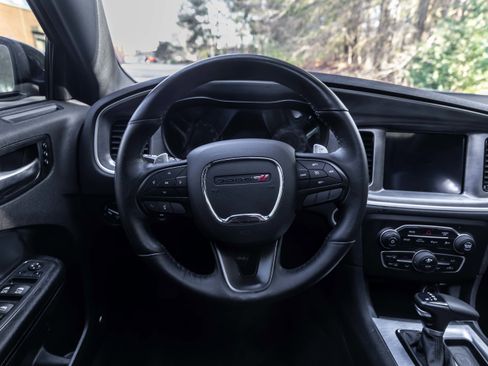 Used 2017 Dodge Charger R/T image 16