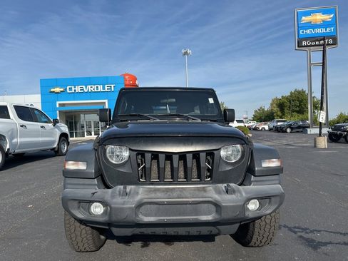 Used 2018 Jeep Wrangler Unlimited Sport S image 12