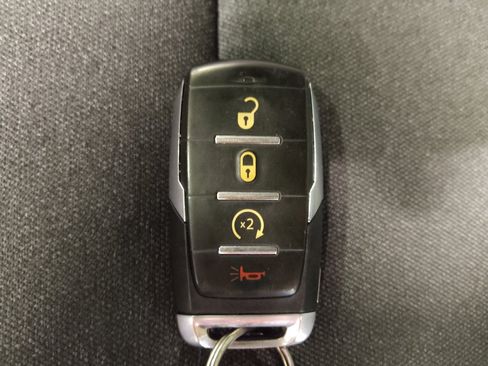 Used 2019 RAM 1500 Big Horn image 32