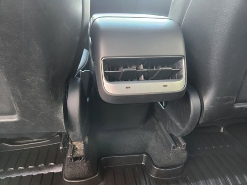 Used 2021 Tesla Model Y 2WD image 21