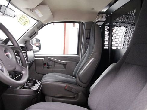 Used 2024 GMC Savana 2500 w/ Driver Convenience Package image 13