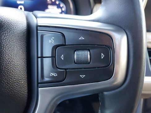 Used 2023 Chevrolet Suburban Premier image 26