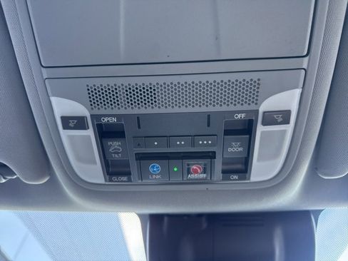 Used 2019 Acura MDX w/ Technology & Entertainment image 17