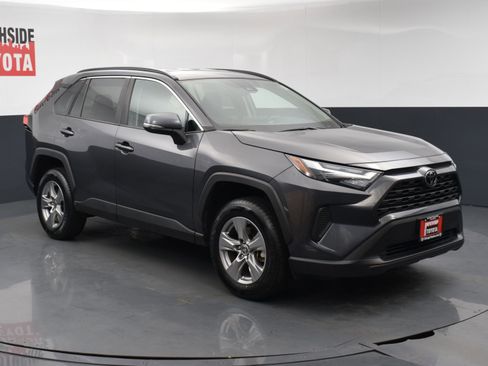 Used 2025 Toyota RAV4 XLE FWD image 6