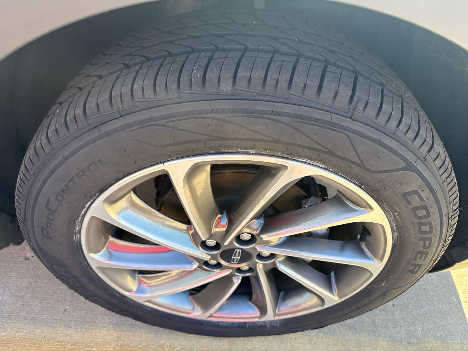 Used 2023 Lincoln Corsair AWD w/ Equipment Group 101A image 6