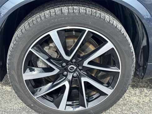 Used 2023 Volvo XC90 B6 Plus w/ Protection Package image 12