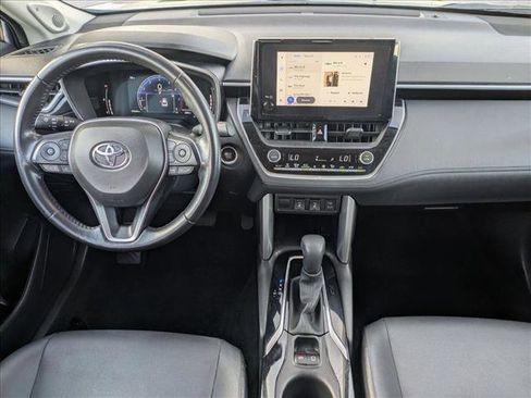 Used 2023 Toyota Corolla Cross XLE image 17