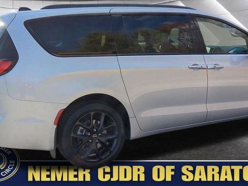 New 2026 Chrysler Pacifica Limited w/ S Appearance Package AWD/4WD image 4