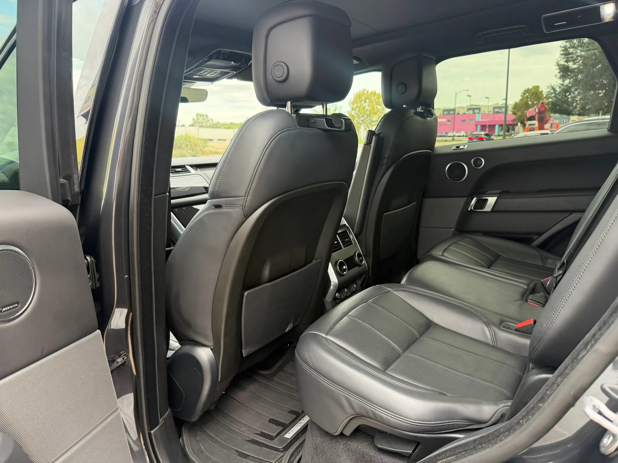Used 2019 Land Rover Range Rover Sport Supercharged AWD/4WD image 15