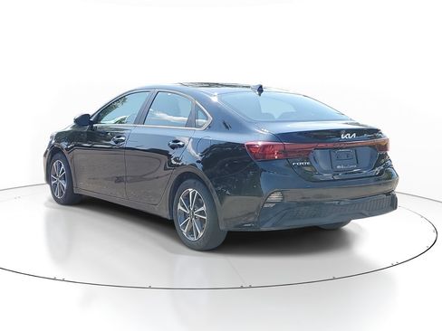 Certified 2023 Kia Forte LXS w/ LXS Technology Package image 3