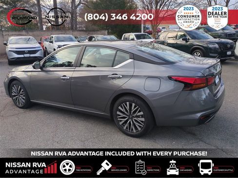 Used 2025 Nissan Altima 2.5 SV w/ SV Premium Package image 6