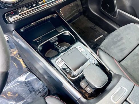 Used 2021 Mercedes-Benz GLB 35 AMG 4MATIC image 19