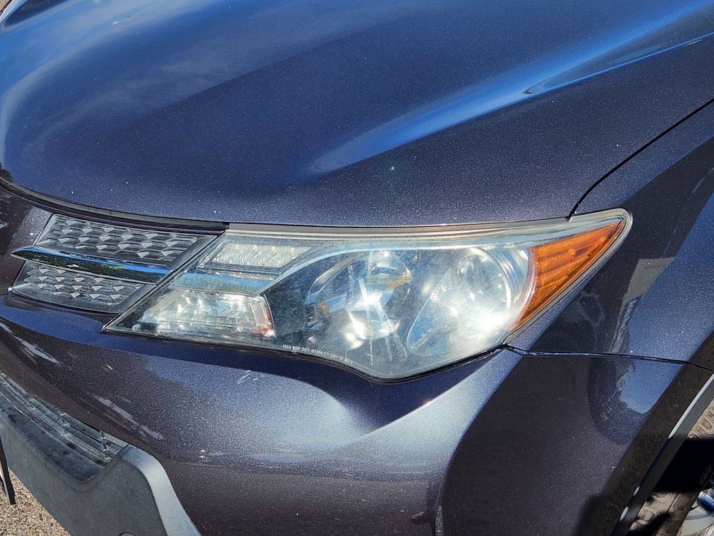 Used 2015 Toyota RAV4 XLE FWD image 10