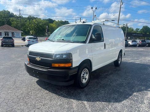 Used 2019 Chevrolet Express 2500 w/ Driver Convenience Package RWD image 3