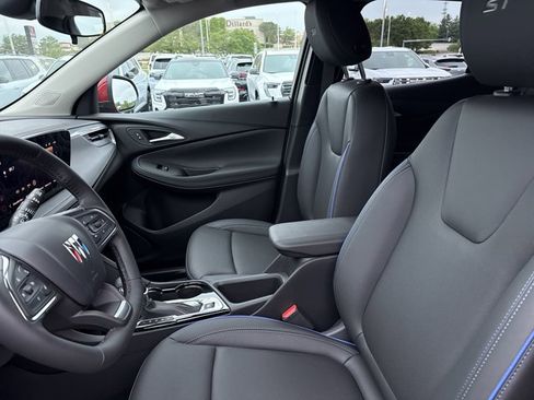 New 2026 Buick Encore GX Sport Touring image 5