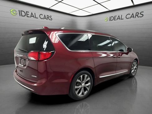 Used 2017 Chrysler Pacifica Limited FWD image 4