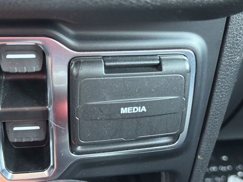 Used 2024 Jeep Wrangler Unlimited Sport AWD/4WD image 8