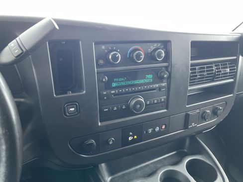 Used 2019 Chevrolet Express 2500 image 15