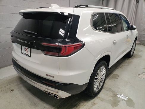 Used 2025 GMC Acadia Denali w/ Super Cruise Package image 2