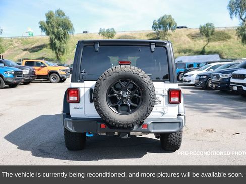 Used 2024 Jeep Wrangler Unlimited image 4