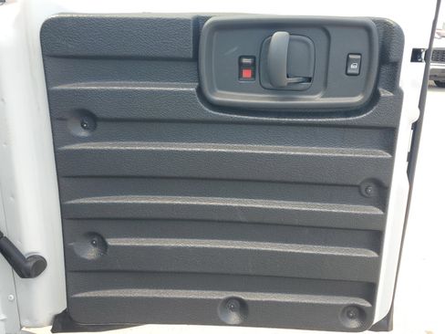 Used 2023 GMC Savana 2500 w/ Driver Convenience Package image 13