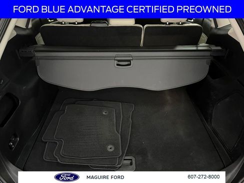 Certified 2019 Ford Edge Titanium w/ Equipment Group 301A image 18