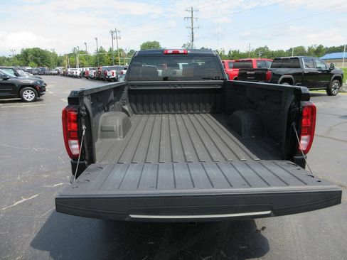 Certified 2025 GMC Sierra 1500 Pro w/ Pro Value Package AWD/4WD image 8