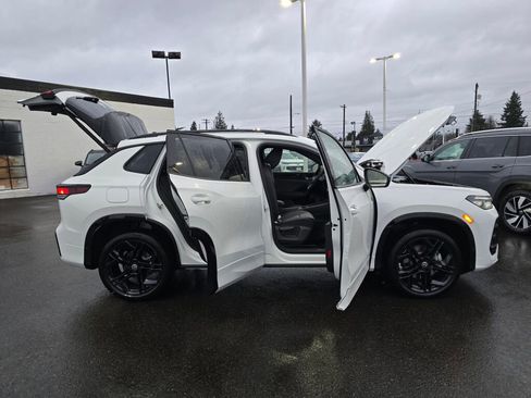 New 2026 Volkswagen Tiguan SE R-Line image 17