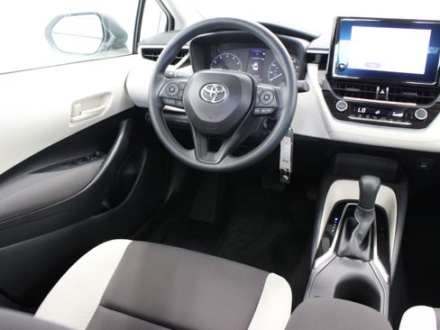 Used 2025 Toyota Corolla LE FWD image 26