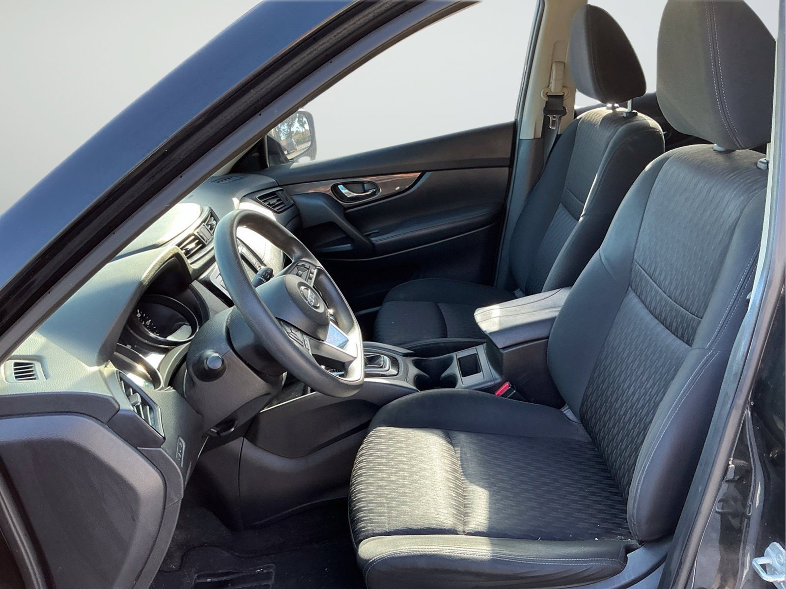 Used 2018 Nissan Rogue S FWD image 10
