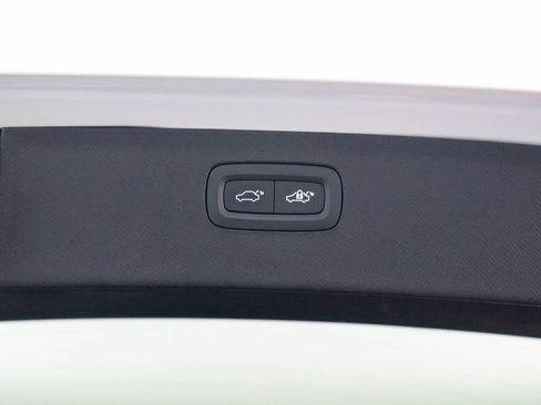 Used 2024 Volvo XC90 T8 Plus image 35