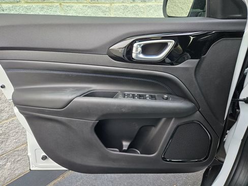 New 2026 Jeep Compass Latitude AWD/4WD image 11