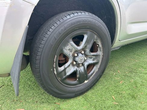 Used 2011 Toyota RAV4 4WD w/ Base L4 Extra Value Pkg image 40