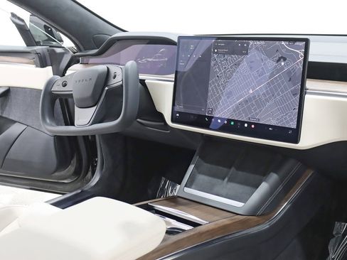 Used 2022 Tesla Model S image 33