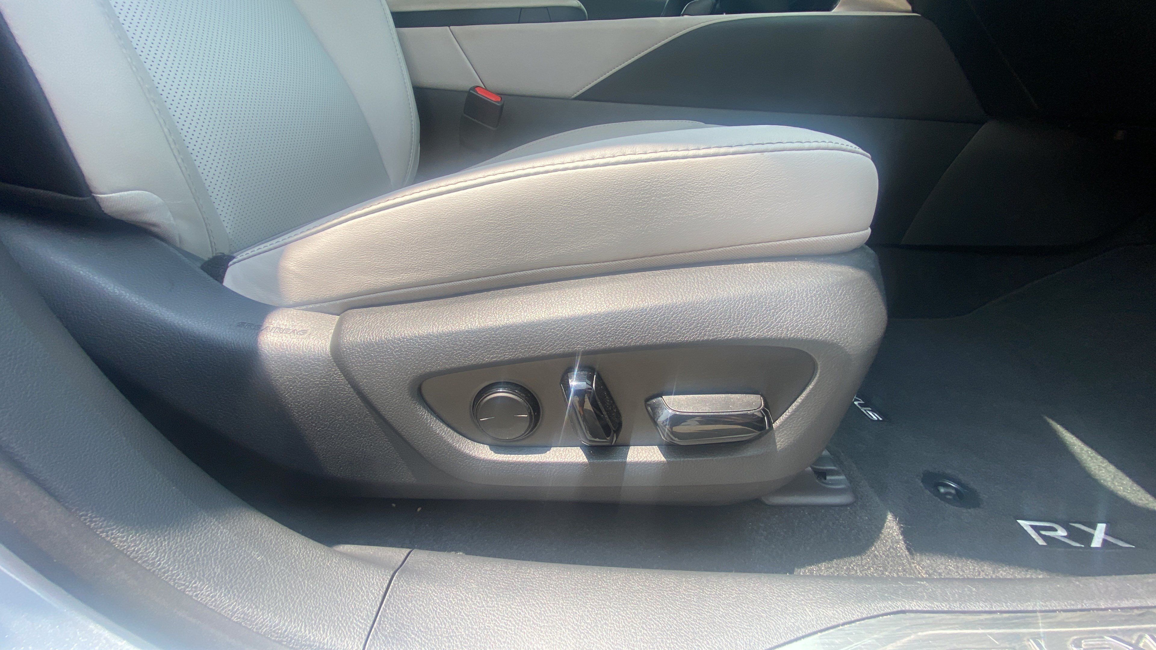 Used 2024 Lexus RX 350 Premium w/ Accessory Package (K3) FWD image 22